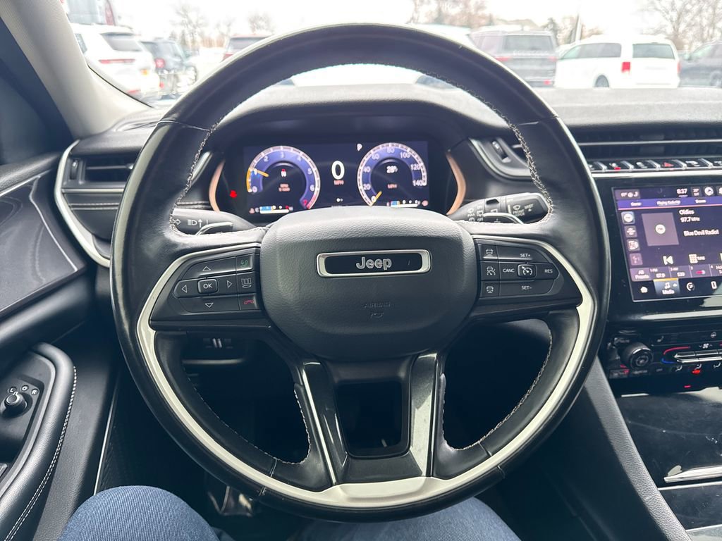 Certified 2021 Jeep Grand Cherokee L Laredo w/ Luxury Tech Group I image 17