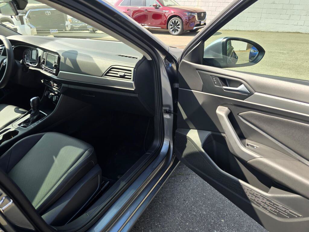 Used 2020 Volkswagen Jetta SE w/ SE Cold Weather Package FWD image 10