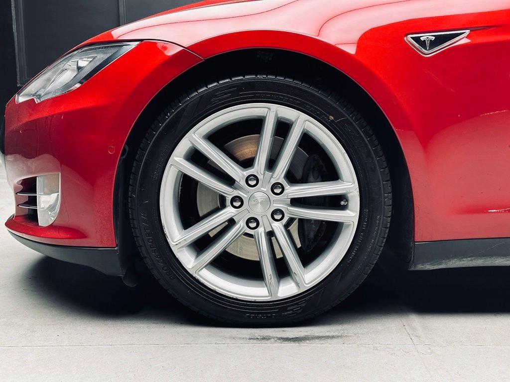 Used 2015 Tesla Model S 70D AWD/4WD image 34