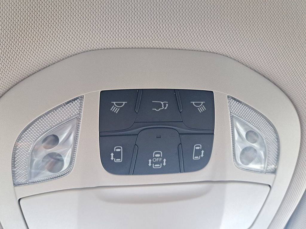 Used 2023 Chrysler Pacifica Touring-L FWD image 26