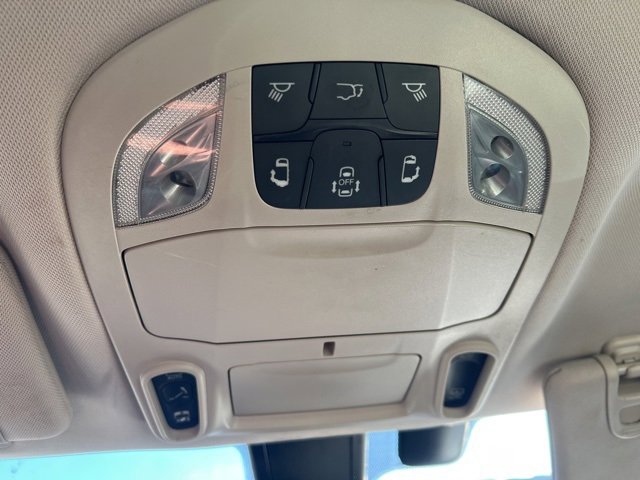 Used 2020 Chrysler Pacifica Limited image 39