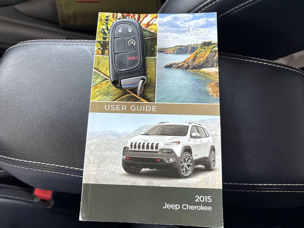 Used 2015 Jeep Cherokee Limited AWD/4WD image 17