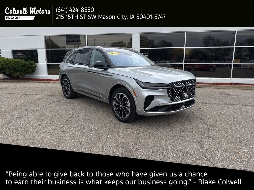 New 2025 Lincoln Nautilus Reserve image 1