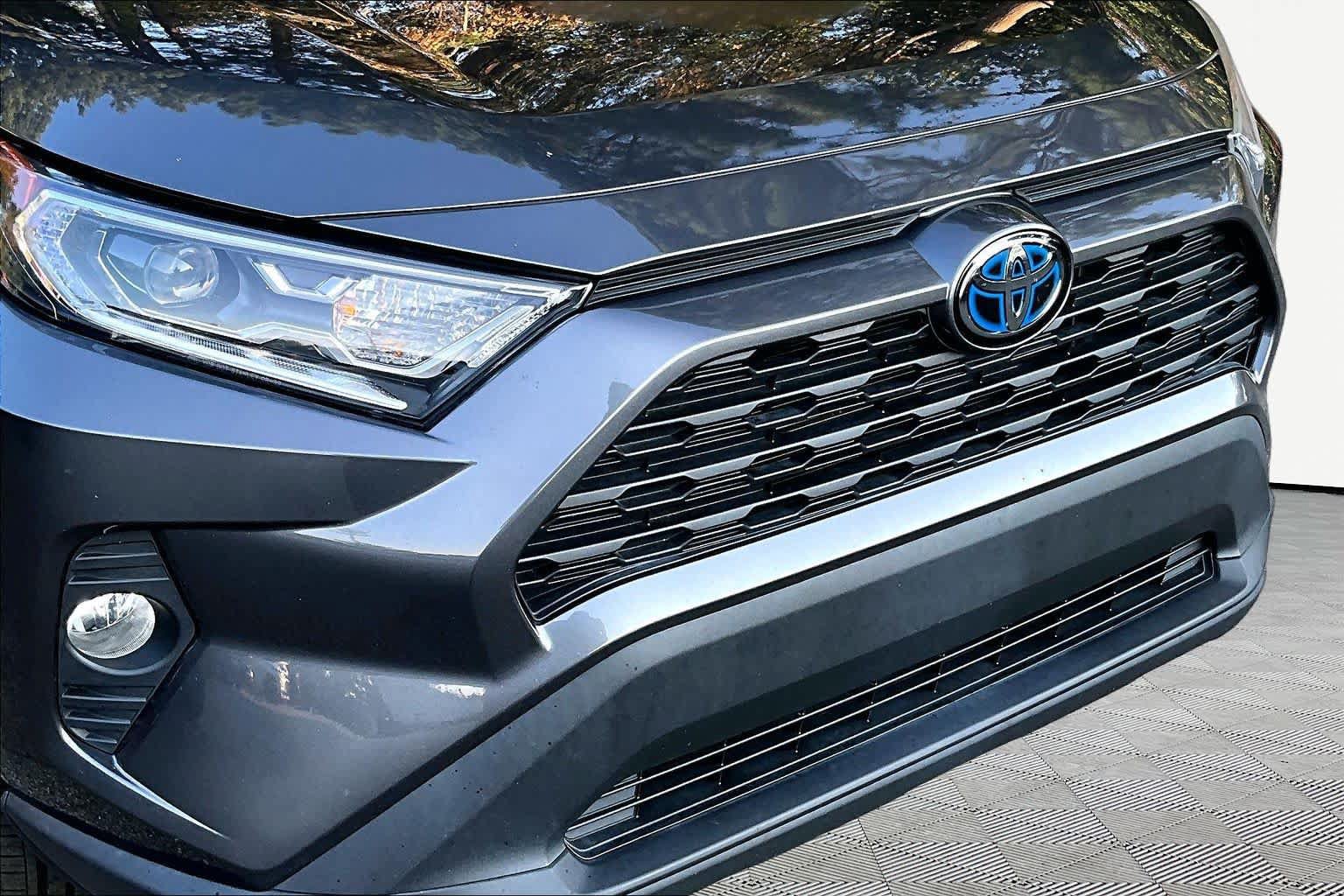 Certified 2021 Toyota RAV4 XLE w/ Convenience Package AWD/4WD image 30