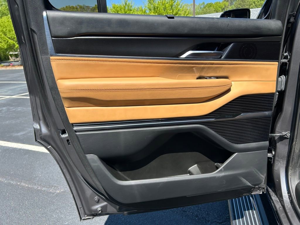 Used 2024 Jeep Grand Wagoneer Series III w/ Rear Seat Video Group 1 AWD/4WD image 66