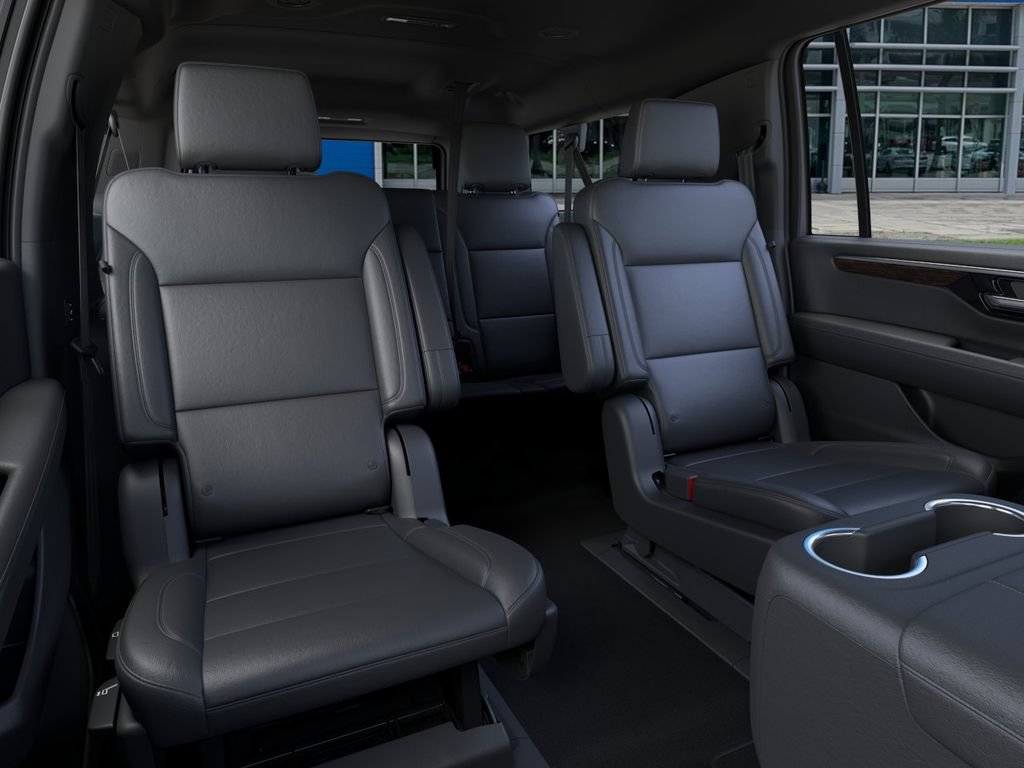 Used 2026 Chevrolet Suburban LT w/ Comfort Package RWD image 18
