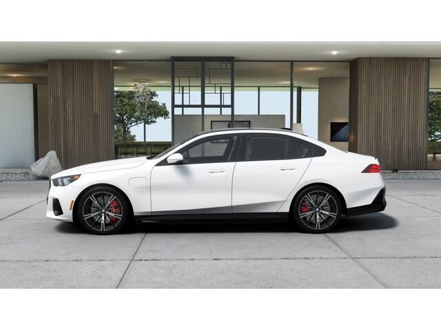 New 2027 BMW 550e xDrive AWD/4WD image 4