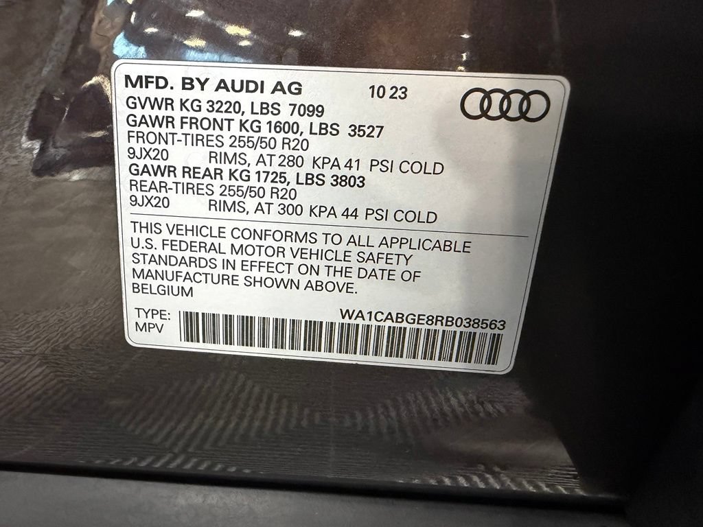 Used 2024 Audi Q8 e-tron Premium Plus w/ Premium Plus Package AWD/4WD image 34