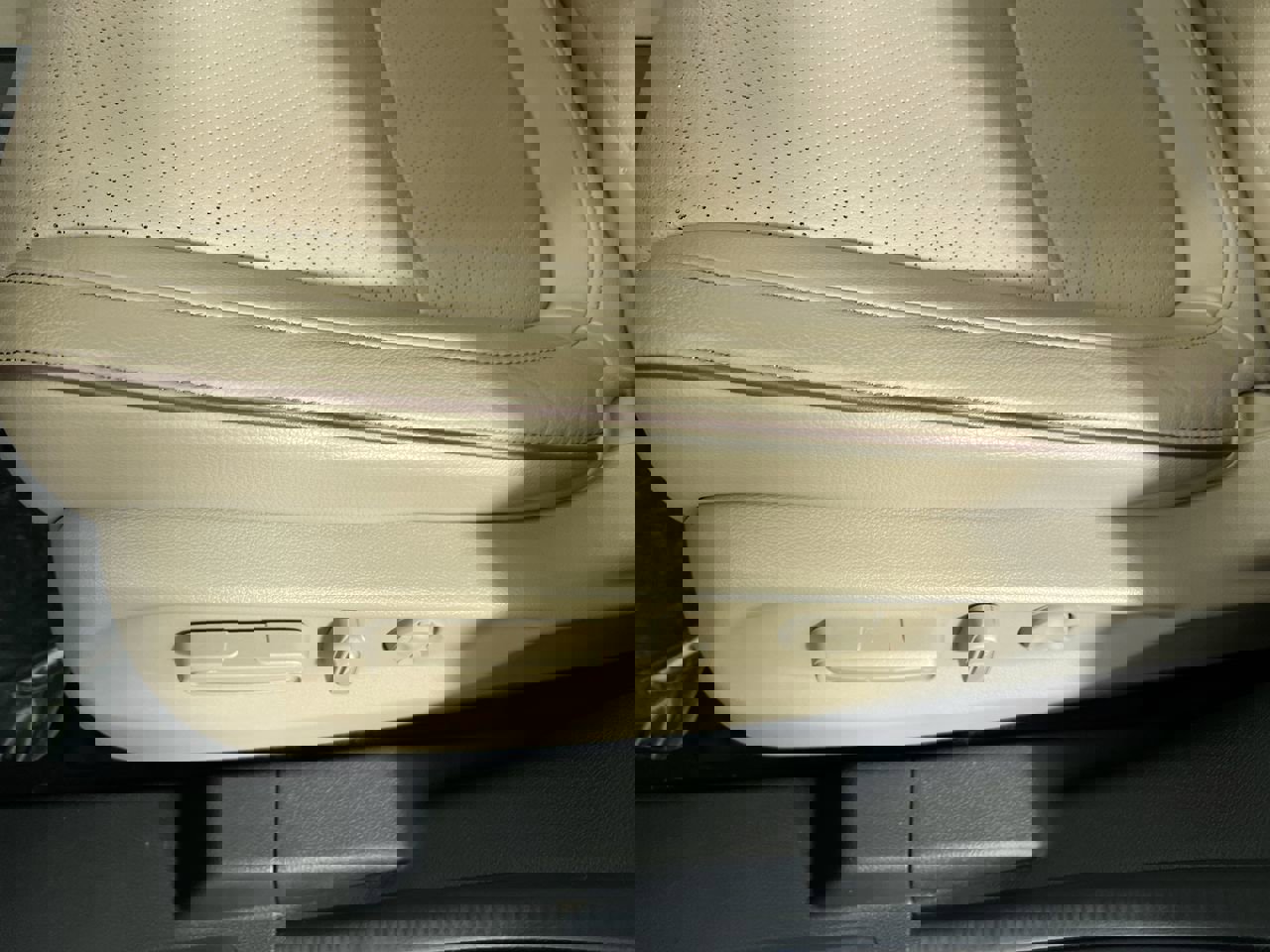 Used 2024 Honda Odyssey Elite image 14