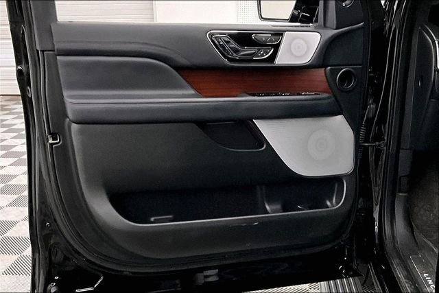 Used 2023 Lincoln Navigator L Reserve w/ Equipment Group 201A image 19