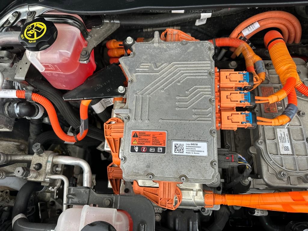 Certified 2023 Chevrolet Bolt EUV LT w/ Comfort Package image 31