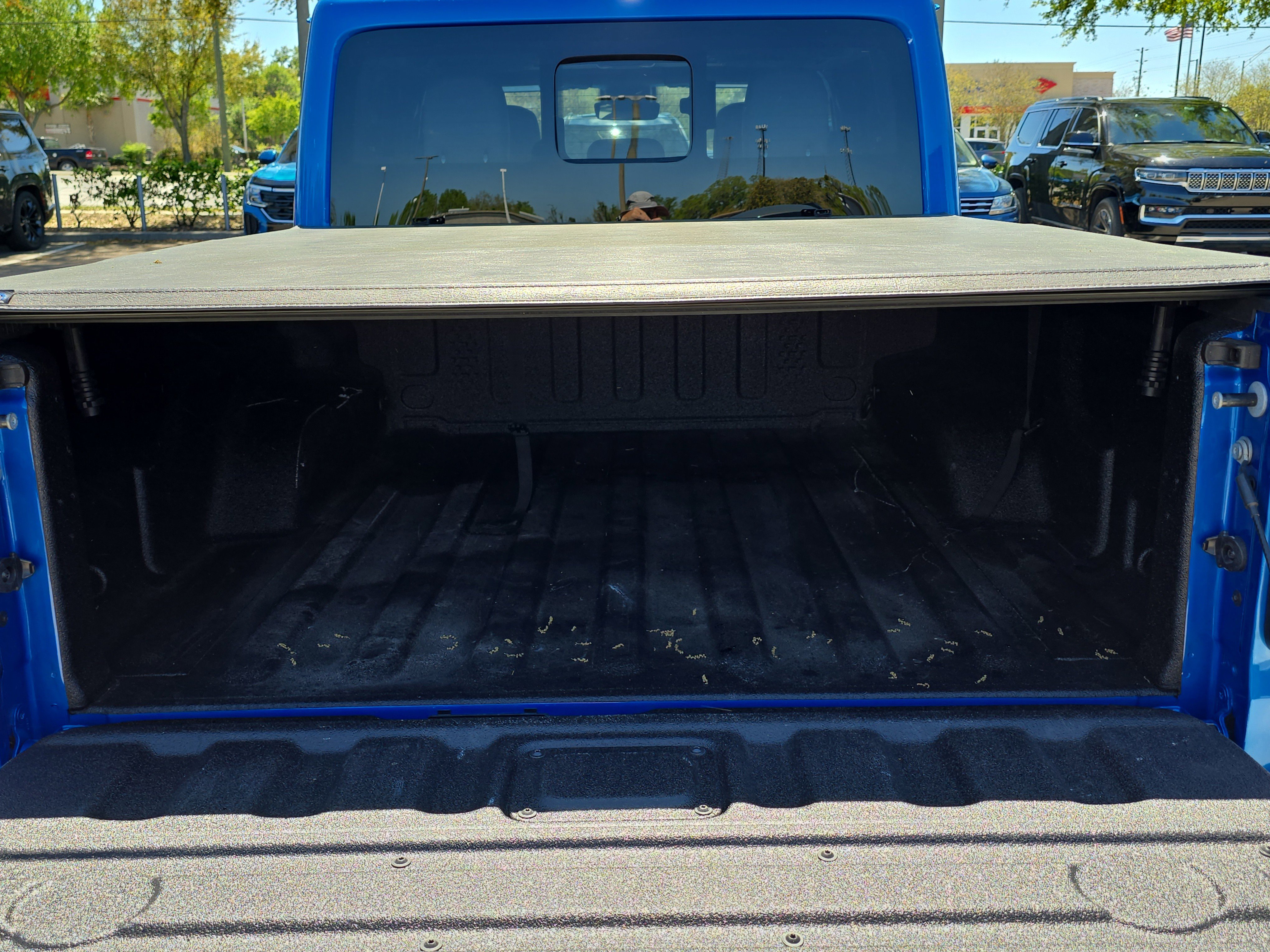 Used 2023 Jeep Gladiator Overland image 10