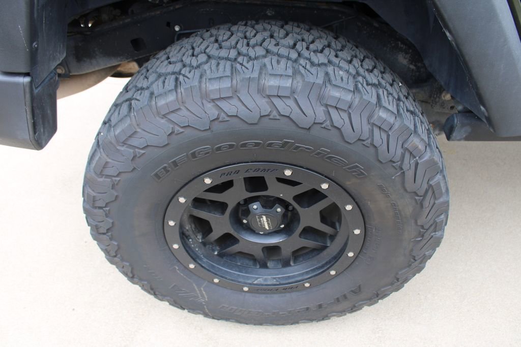 Used 2015 Jeep Wrangler Unlimited Rubicon w/ Connectivity Group AWD/4WD image 53