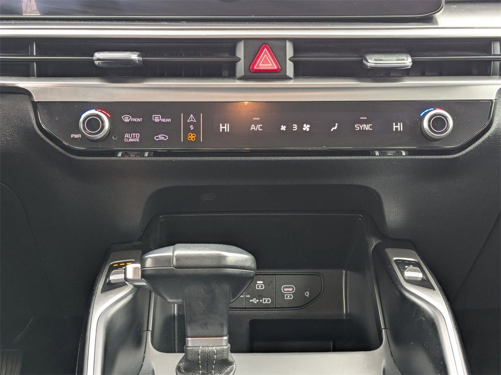 Used 2024 Kia Sorento S image 29