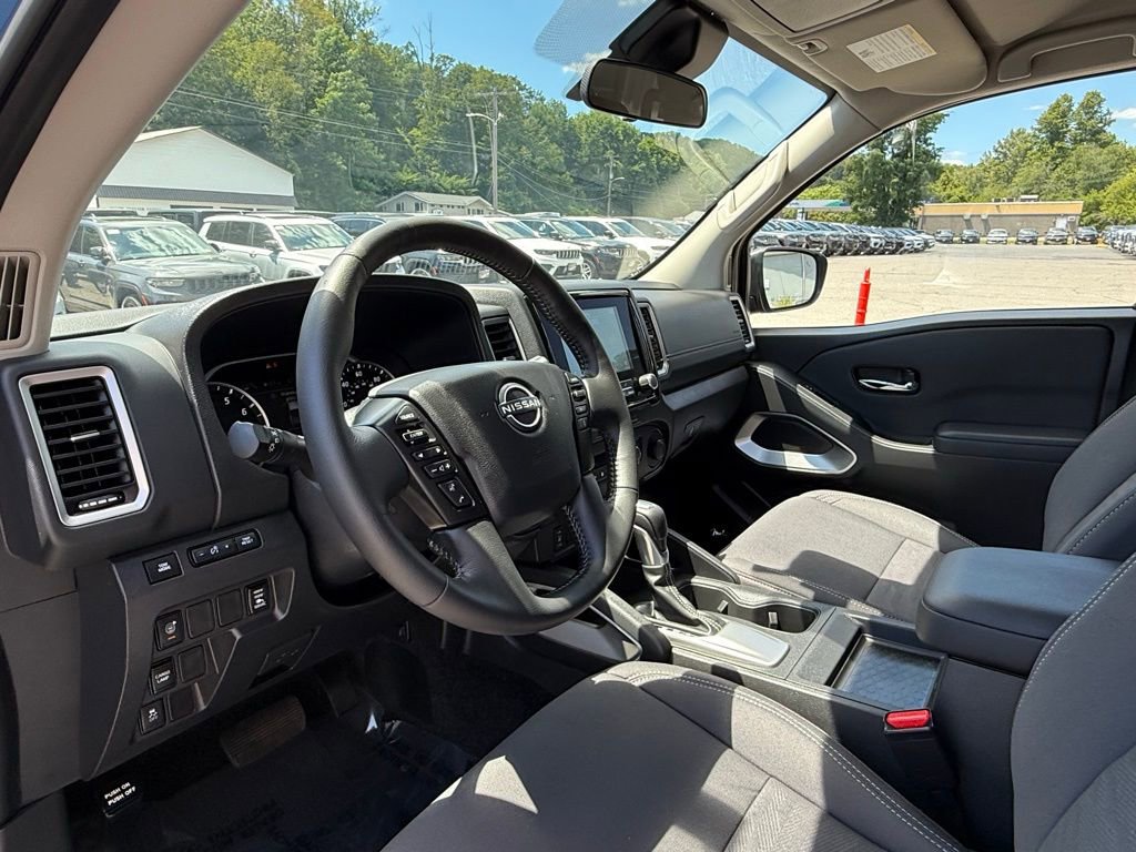 Used 2024 Nissan Frontier SV w/ Technology Package image 16