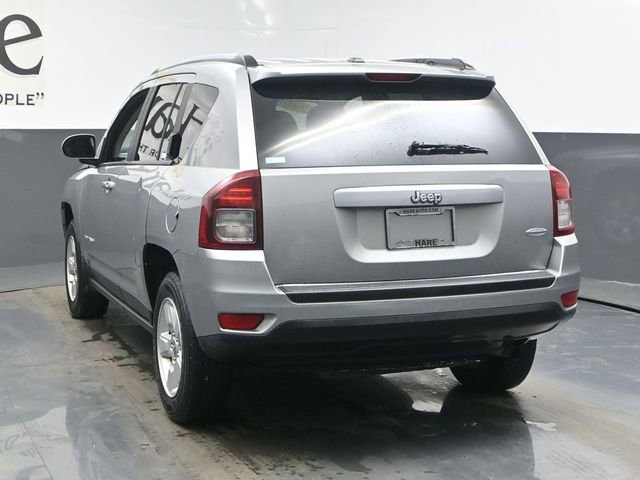 Used 2016 Jeep Compass Latitude image 34