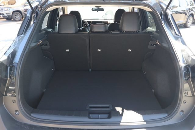 New 2026 Nissan Kicks SR FWD image 16