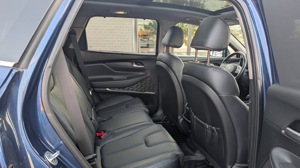 Used 2019 Hyundai Santa Fe Limited AWD/4WD image 12