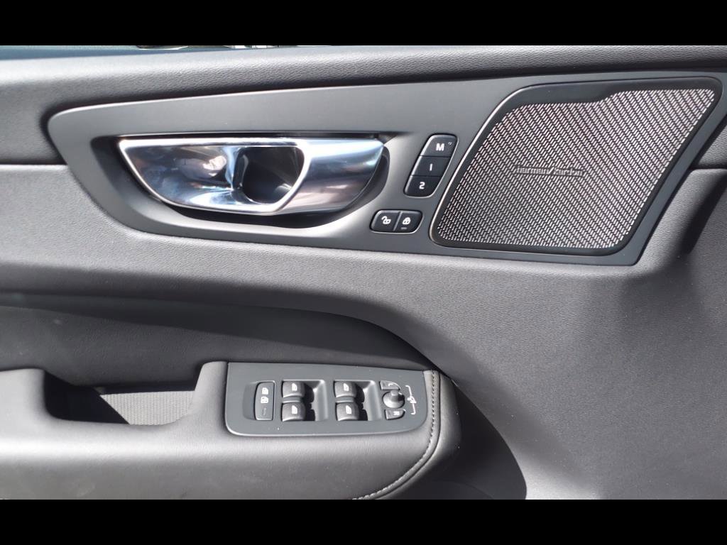 Certified 2025 Volvo XC60 T8 Plus w/ Climate Package image 13