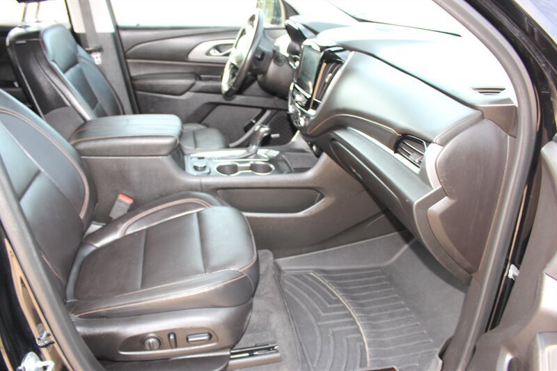 Used 2018 Chevrolet Traverse LT FWD image 22