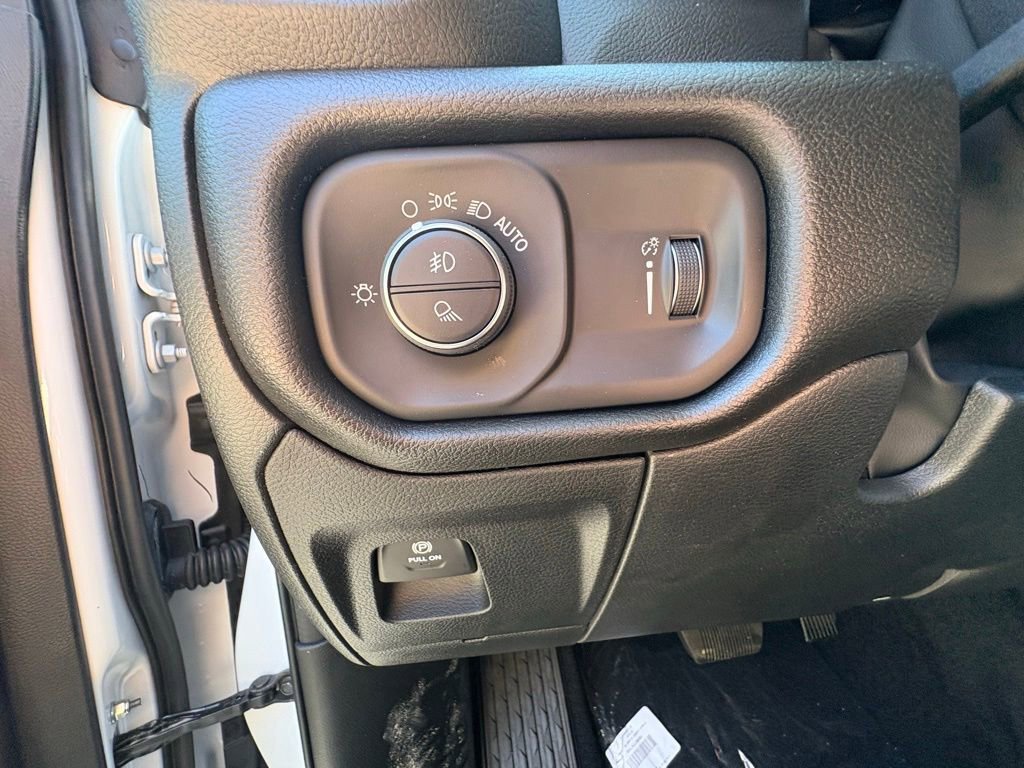 New 2026 RAM 1500 Express AWD/4WD image 16