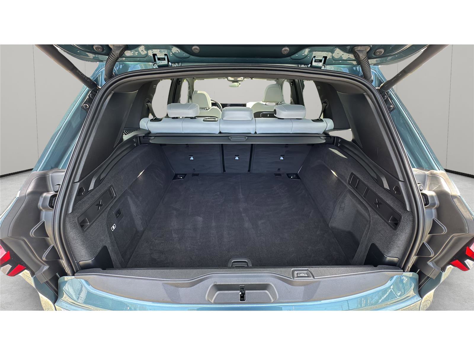 Used 2024 BMW X5 sDrive40i w/ Premium Package image 27