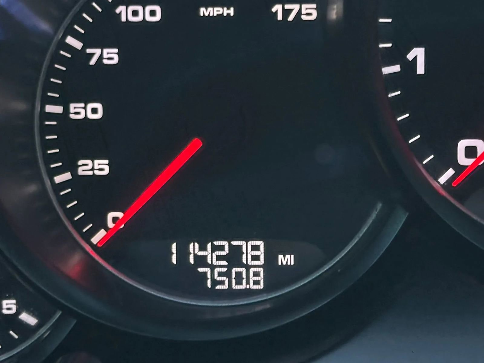 Used 2018 Porsche Cayenne AWD/4WD image 30