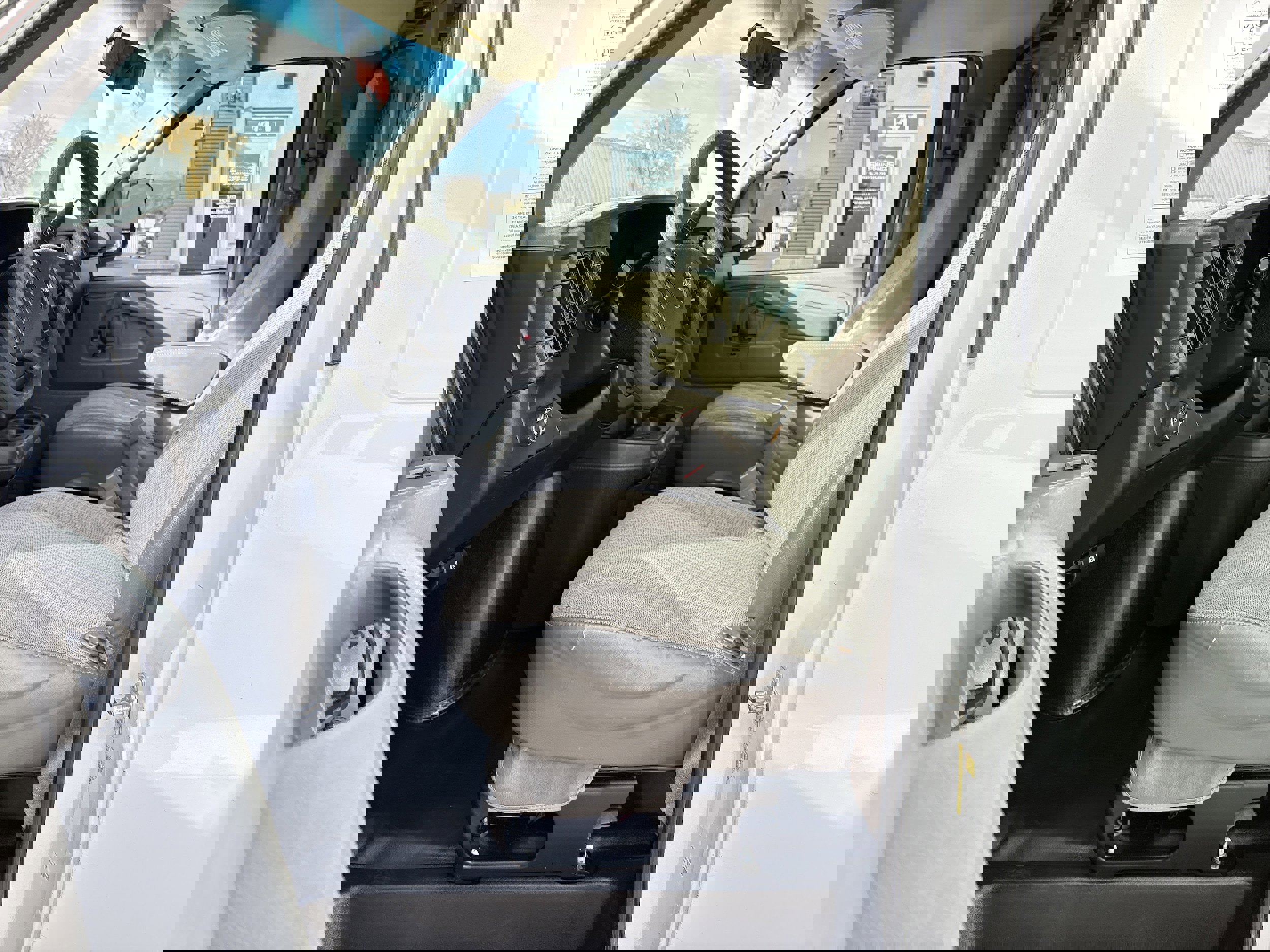 Used 2015 GMC Savana 3500 Extended image 19