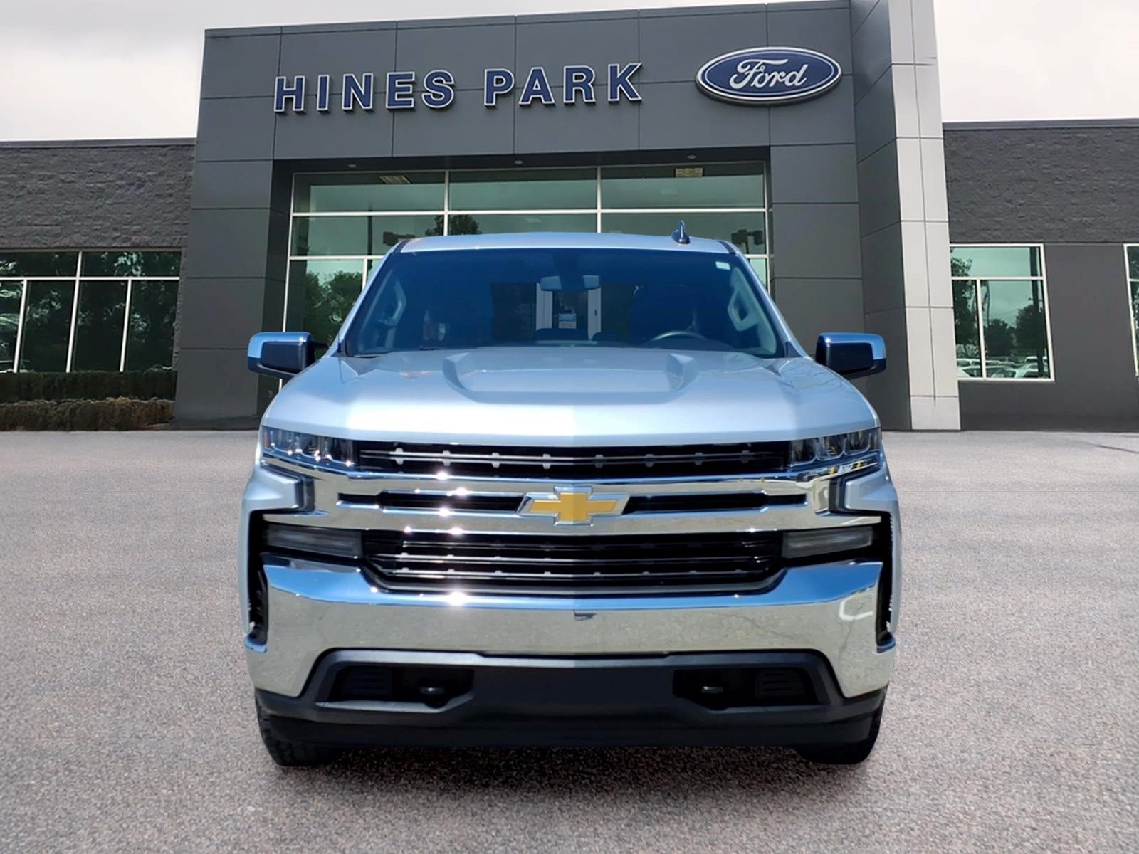 Used 2019 Chevrolet Silverado 1500 LT AWD/4WD image 2