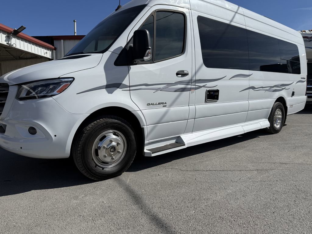 Used 2022 Mercedes-Benz Sprinter 3500 image 18