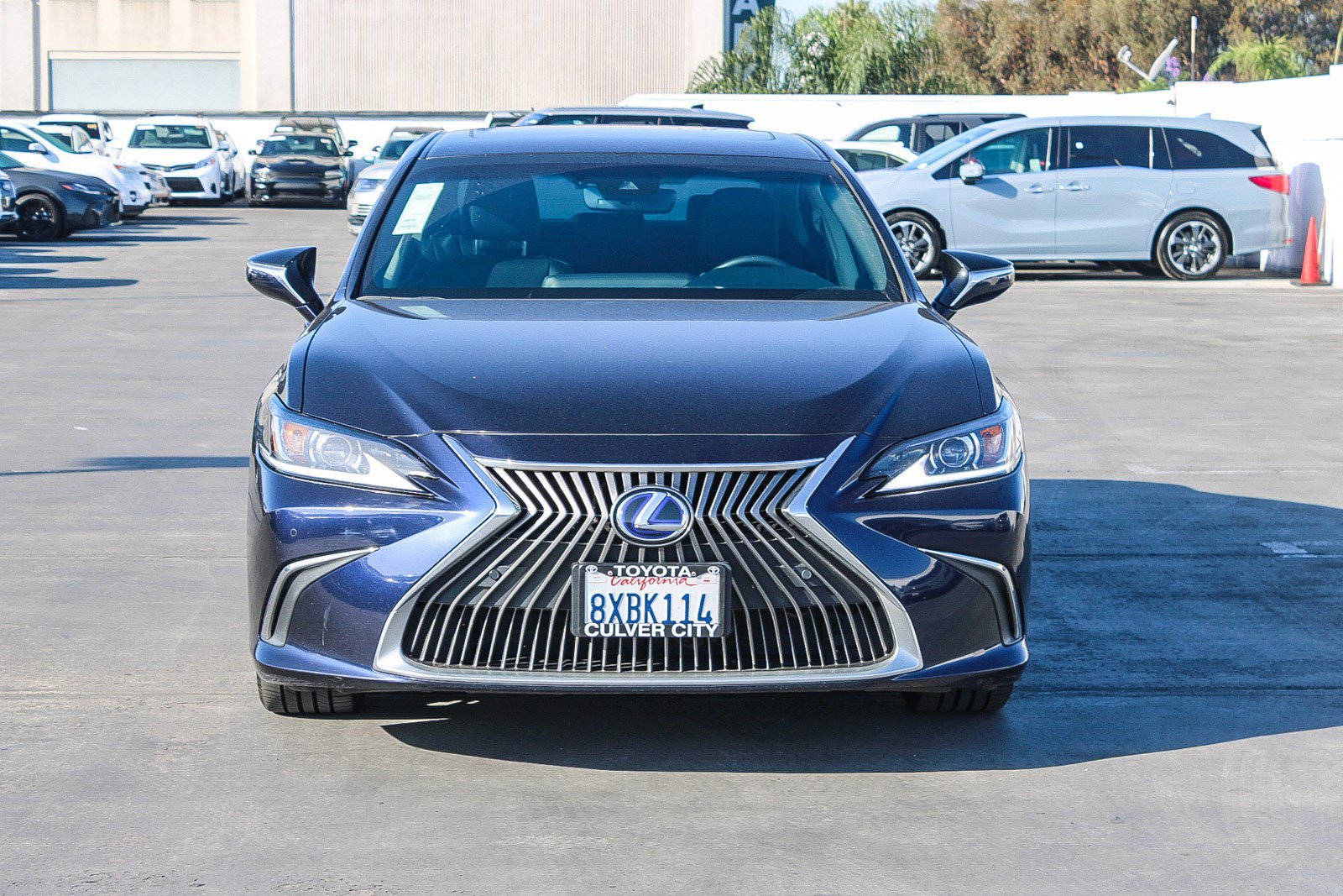 Used 2021 Lexus ES 300h w/ Premium Package image 2