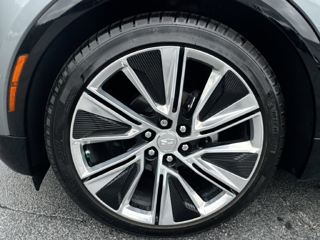 Used 2024 Cadillac Lyriq Luxury RWD image 12