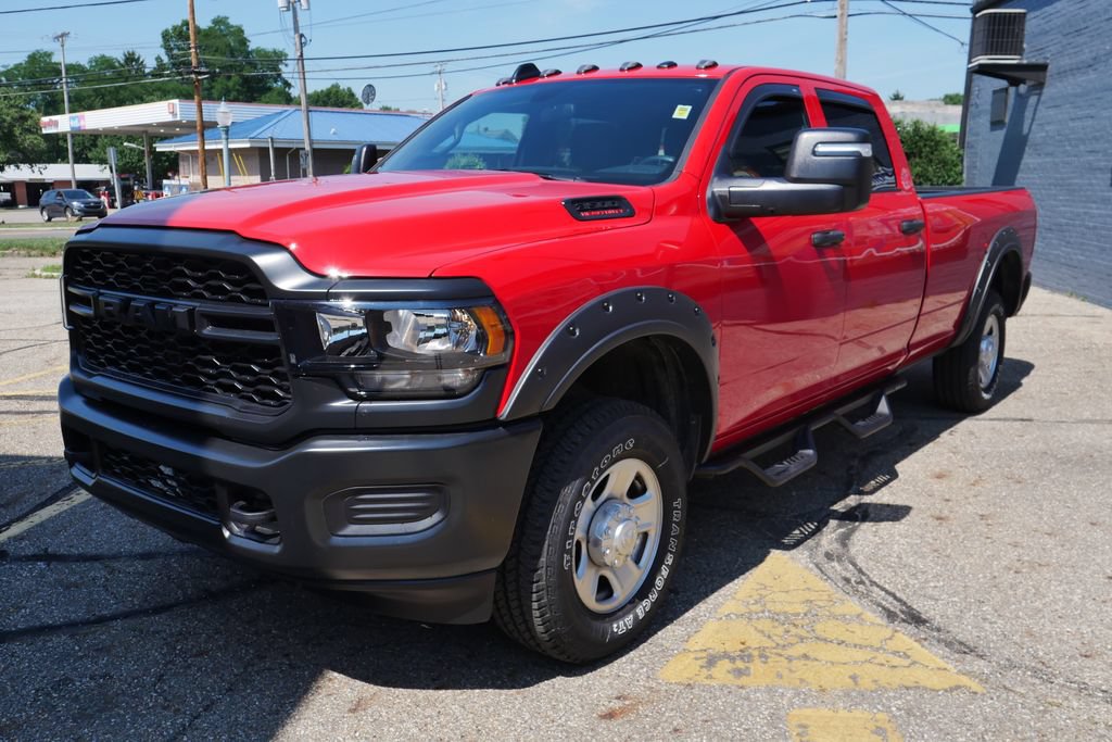 Used 2024 RAM 3500 Tradesman w/ Snow Chief Group AWD/4WD image 3