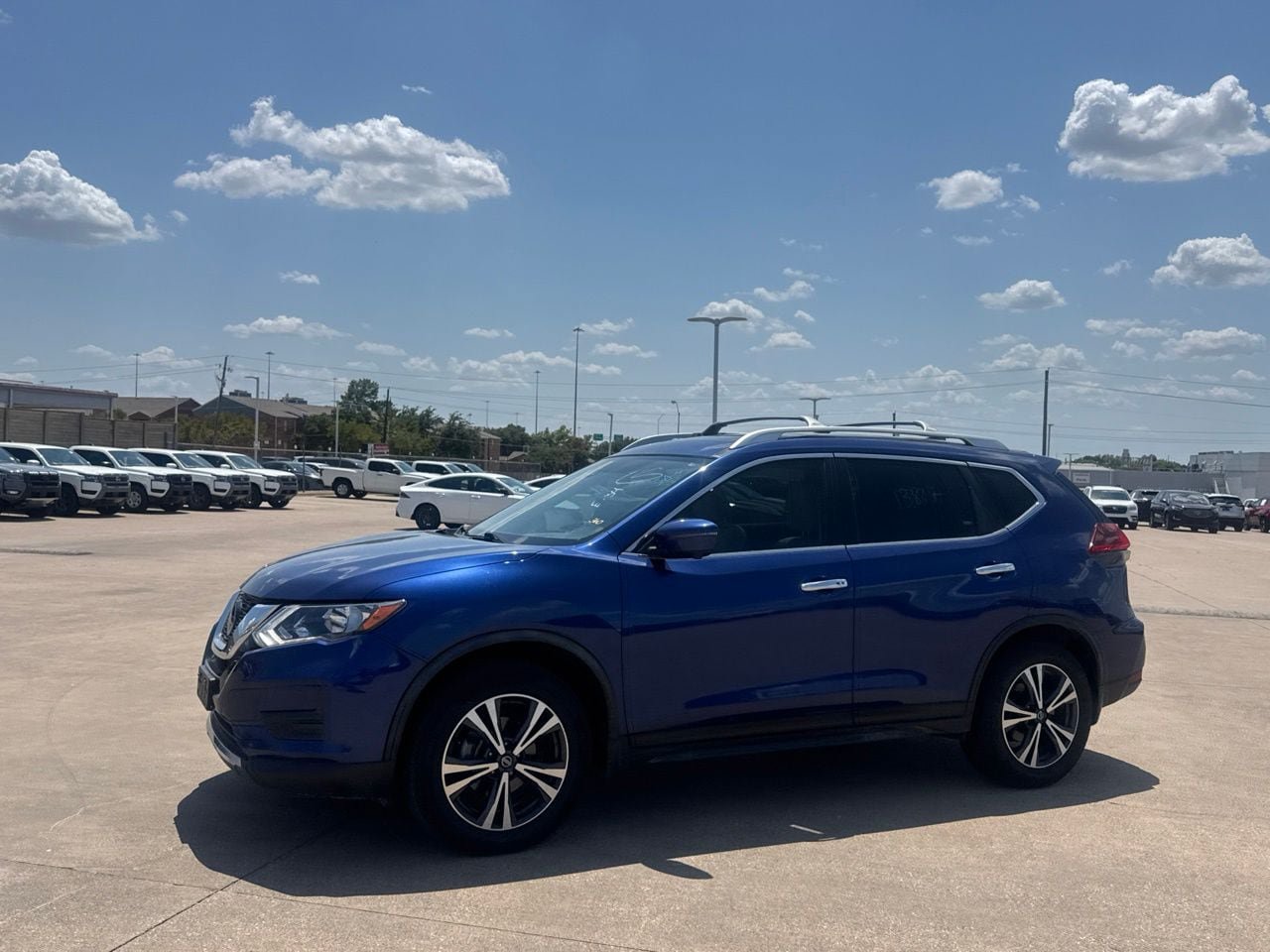 Used 2019 Nissan Rogue SV w/ Sun & Sound Touring Package FWD image 10