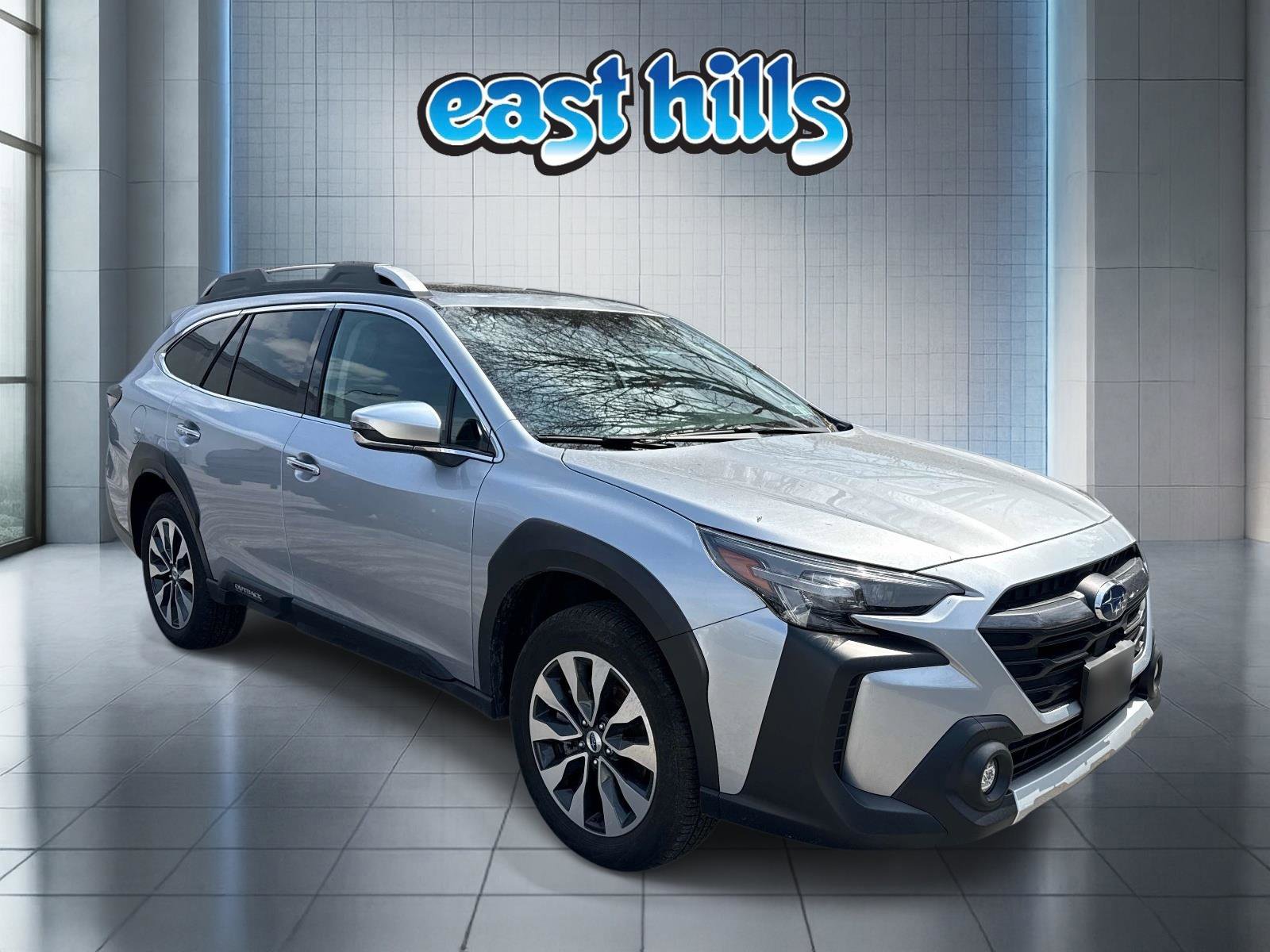 Used 2025 Subaru Outback Touring AWD/4WD image 1
