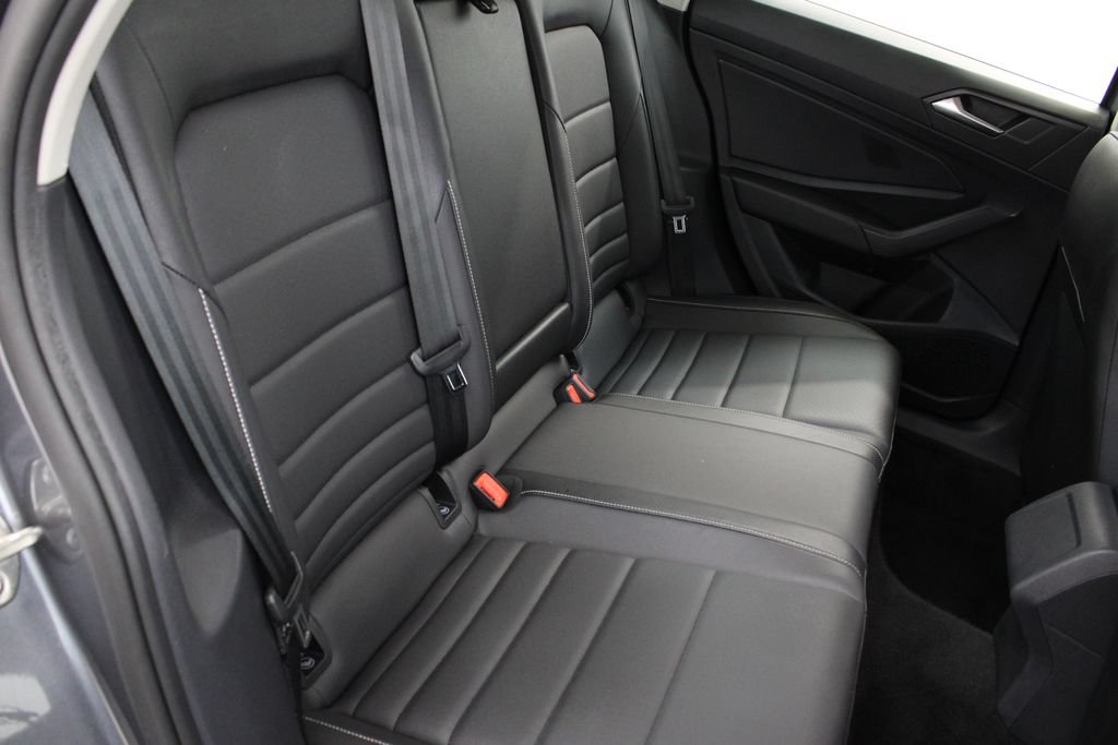 Used 2024 Volkswagen Jetta SE FWD image 19