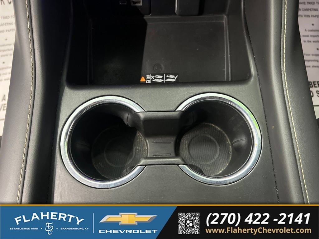 Used 2023 GMC Yukon XL SLT AWD/4WD image 32