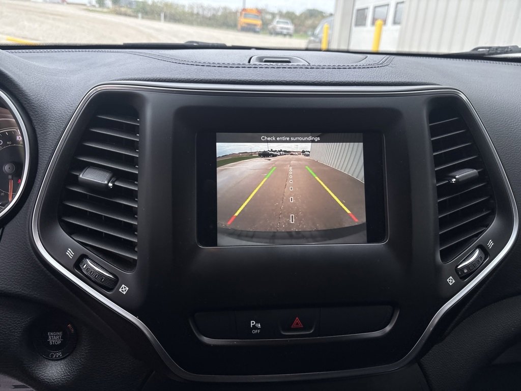 Used 2020 Jeep Cherokee Latitude Plus w/ Cold Weather Group image 32