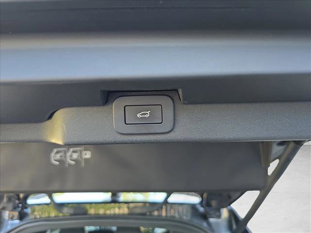 Certified 2024 Land Rover Discovery Dynamic SE image 13