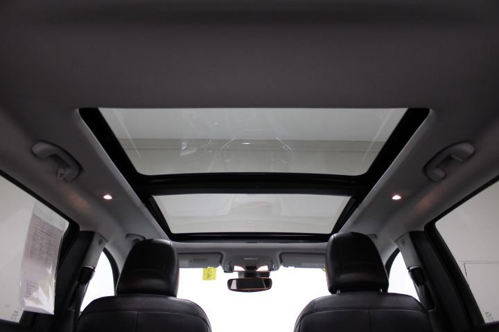 Used 2022 Jeep Cherokee Limited image 3