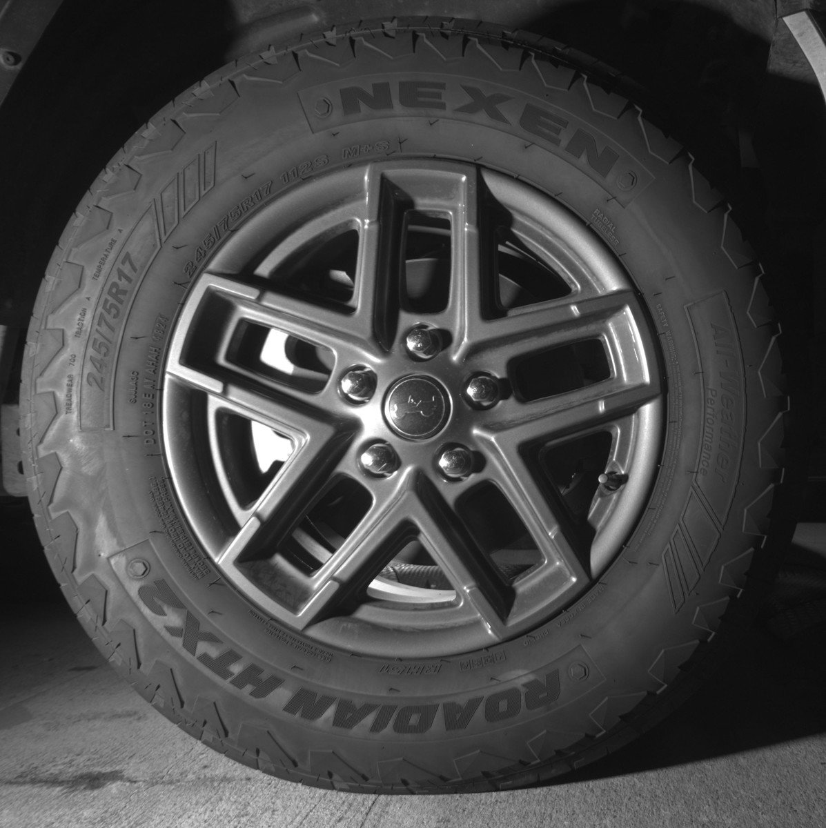 Used 2025 Jeep Wrangler Sport S image 13