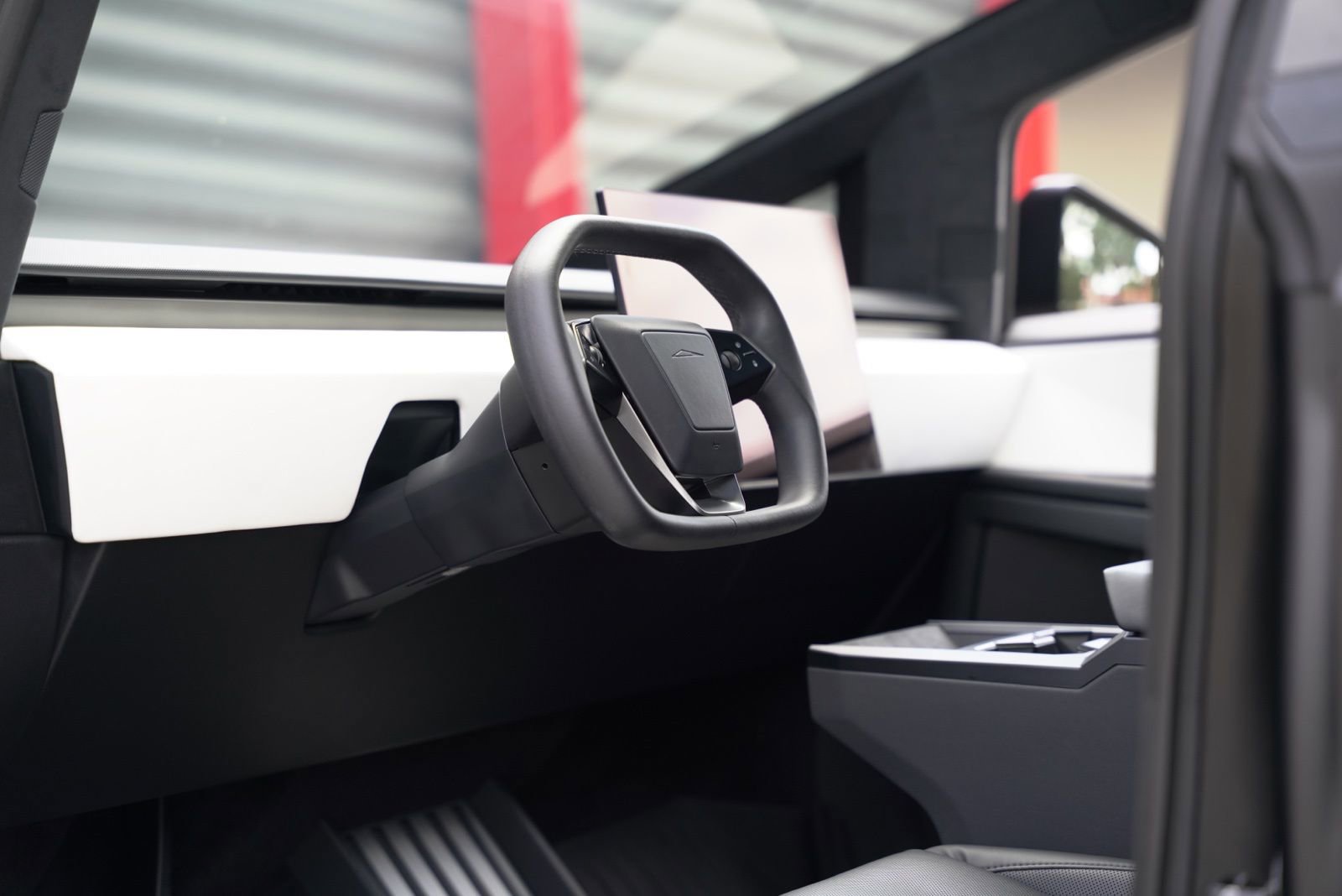 Used 2024 Tesla Cybertruck AWD Crew Cab image 14