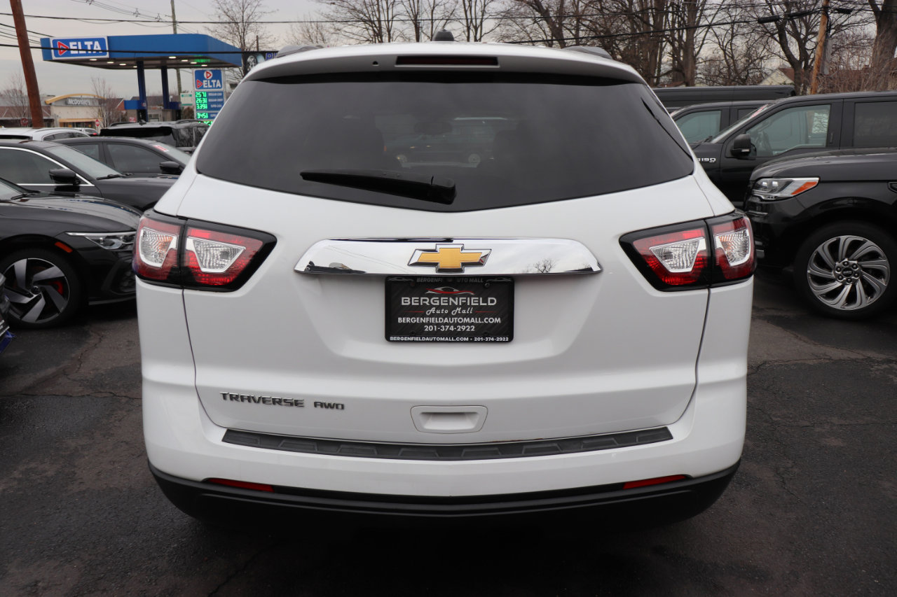 Used 2017 Chevrolet Traverse LS image 4