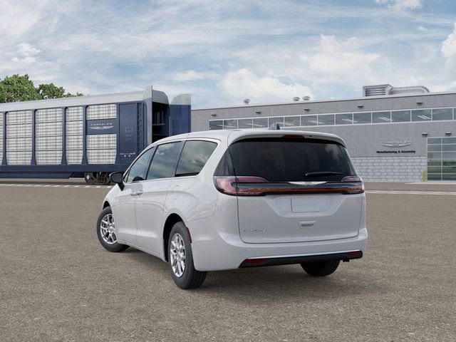 New 2026 Chrysler Pacifica Select image 4
