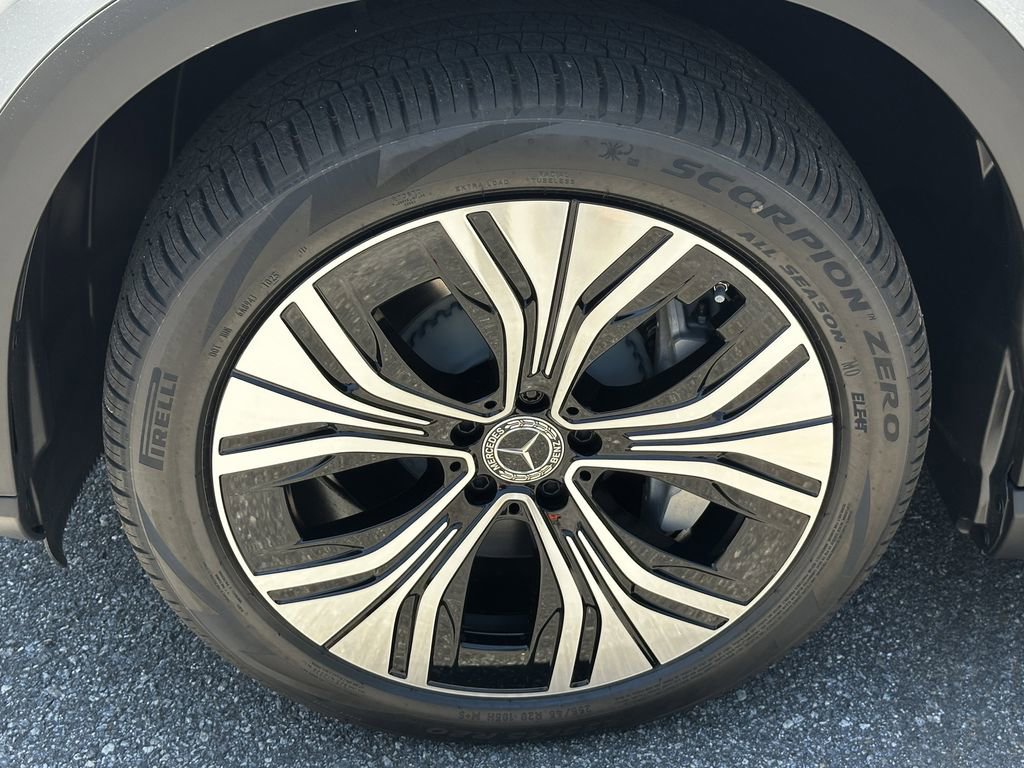 New 2026 Mercedes-Benz EQE 320 4MATIC SUV image 13