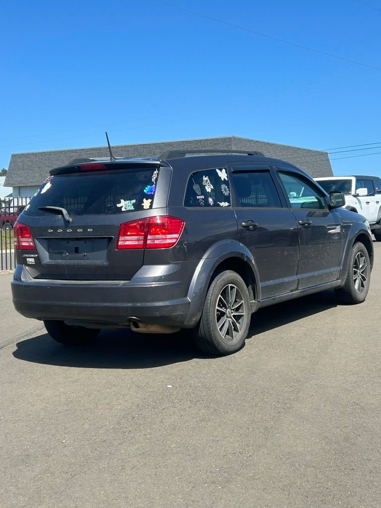 Used 2018 Dodge Journey SE w/ Blacktop Package FWD image 6