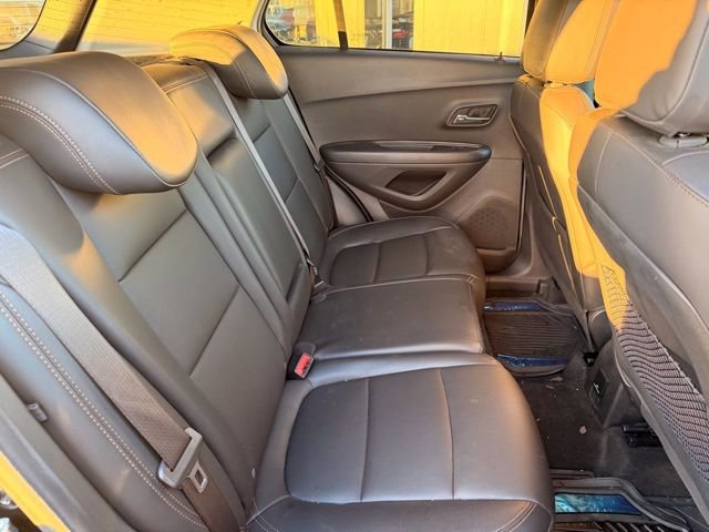 Used 2021 Chevrolet Trax LT w/ Redline Edition image 19