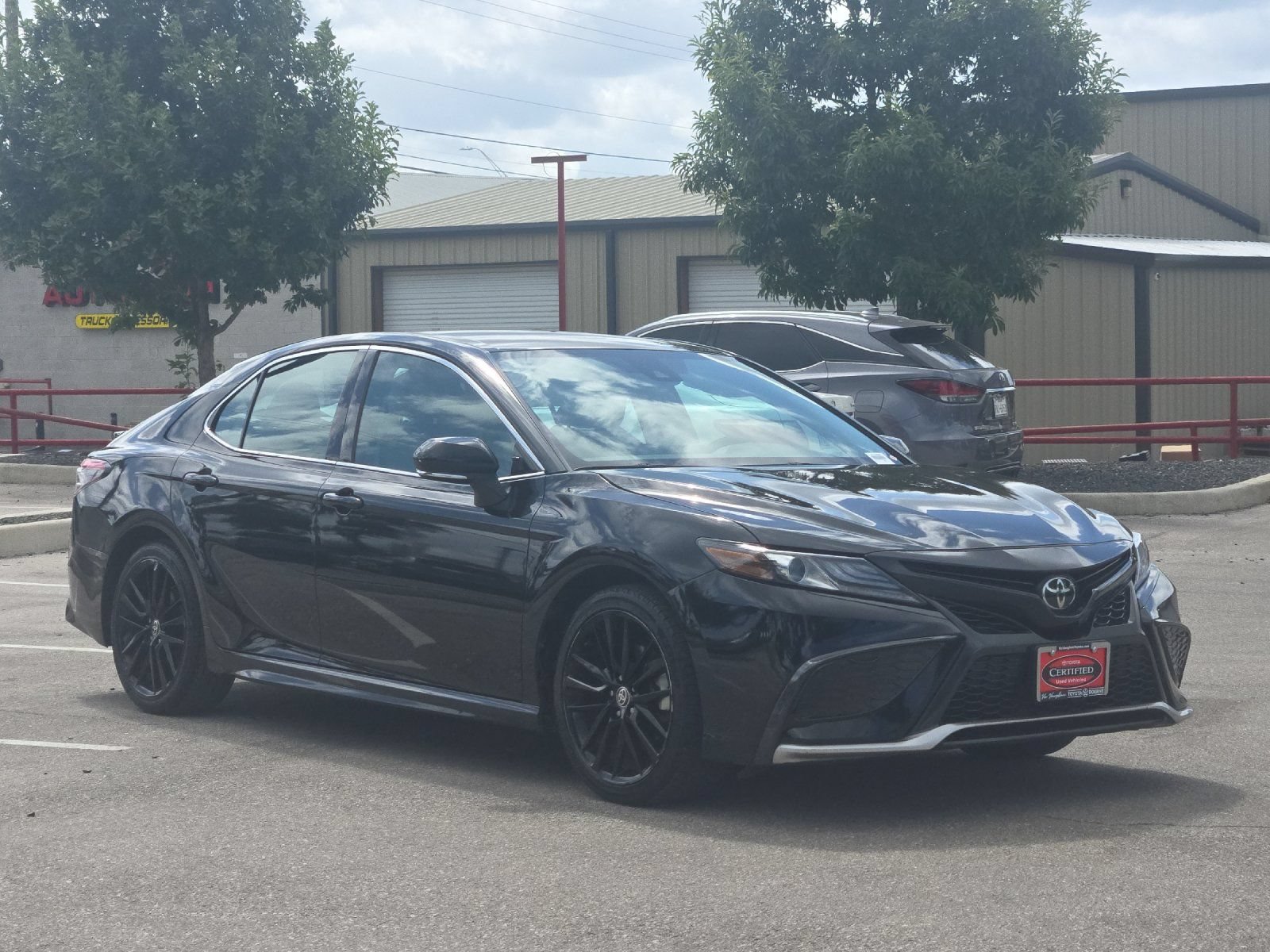 Used 2024 Toyota Camry XSE FWD image 7