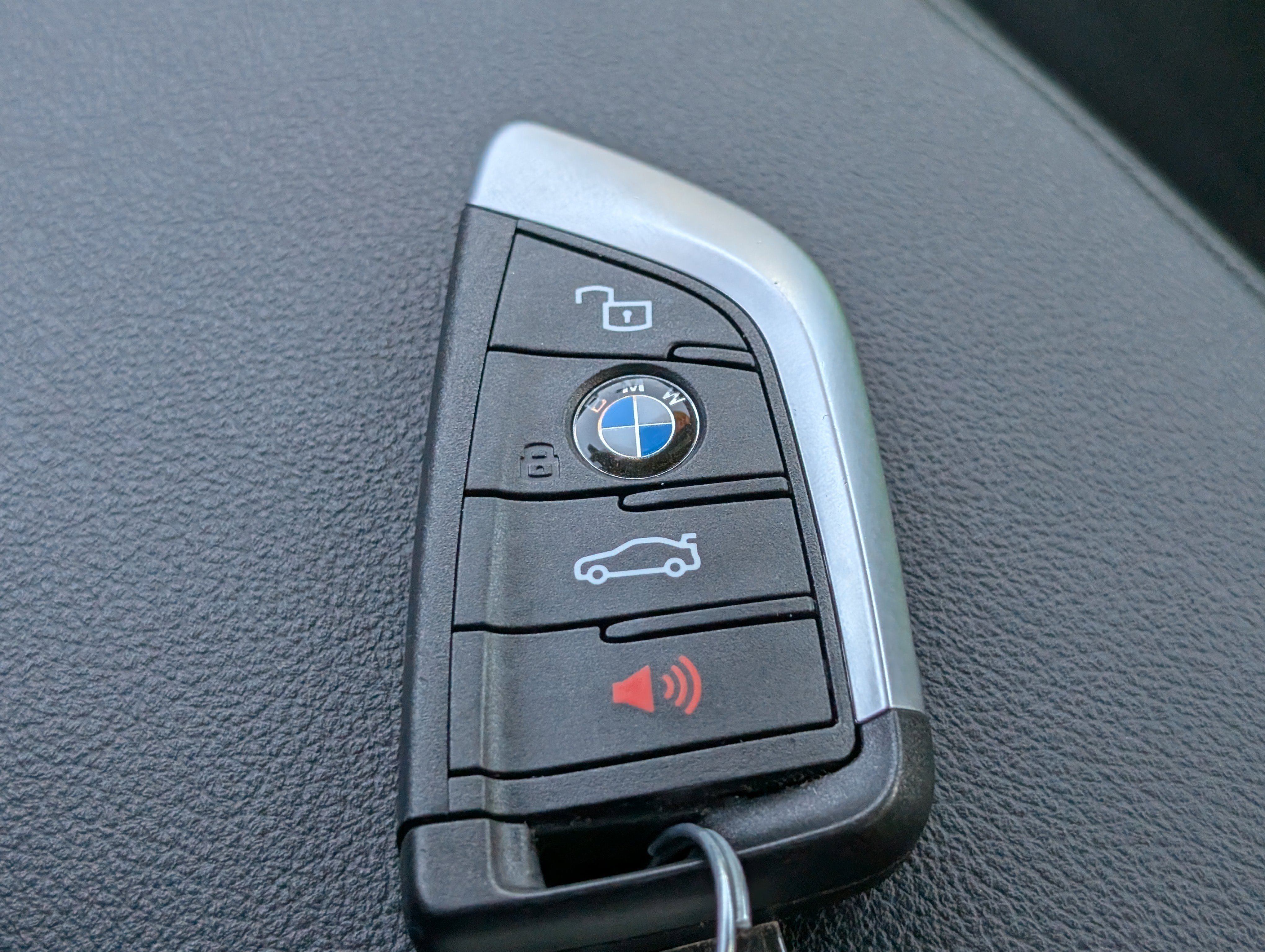 Used 2025 BMW 330i Sedan image 31