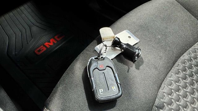 Used 2018 GMC Terrain SLE image 24